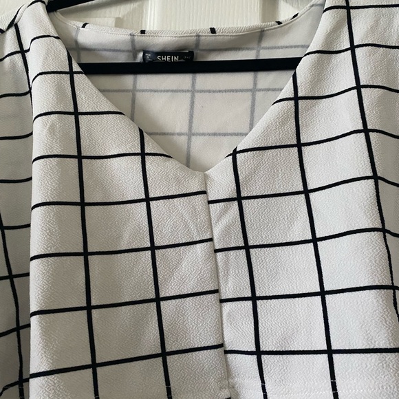 SHEIN - BLACK AND WHITE DRESS - Picture 6 of 11